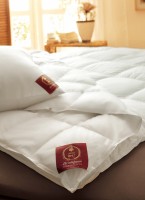 Одеяло кассетное 1,5-спальное Brinkhaus коллекция Carat всесезонное с белым гусиным пухом 155x200