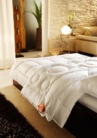 Одеяло 1,5-спальное всесезонное Brinkhaus коллекция Exquisit-Satin овечья шерсть 155х200