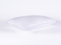Подушка для грудничка Nature's Пуховое облако с кружевом мягкая 40x60